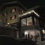 Hotel Garni Postigliun Andiast