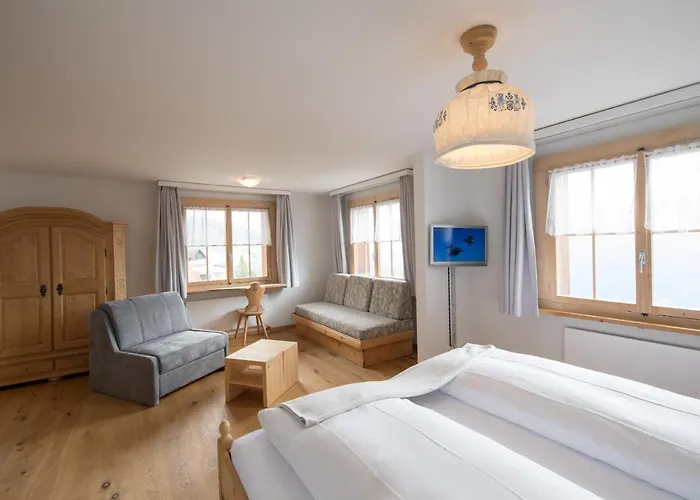 Garni Postigliun Andiast Andest