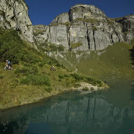 酒店 Garni Postigliun Andiast 3*